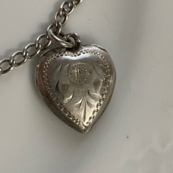 Vintage Sterling 5 Puffy Hearts Bracelet - Picture 6 of 11